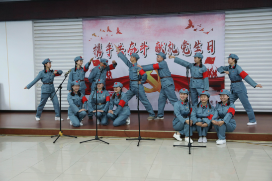 机关支部第二党小组朗诵《沁园春·雪》.png