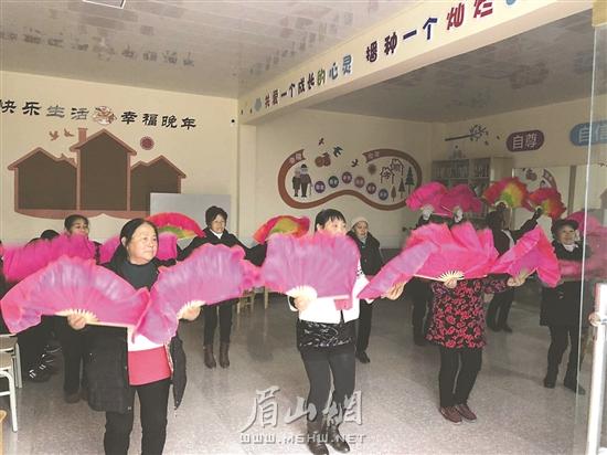 丰富多彩的老年文化生活，让老年人老有所乐。.jpg
