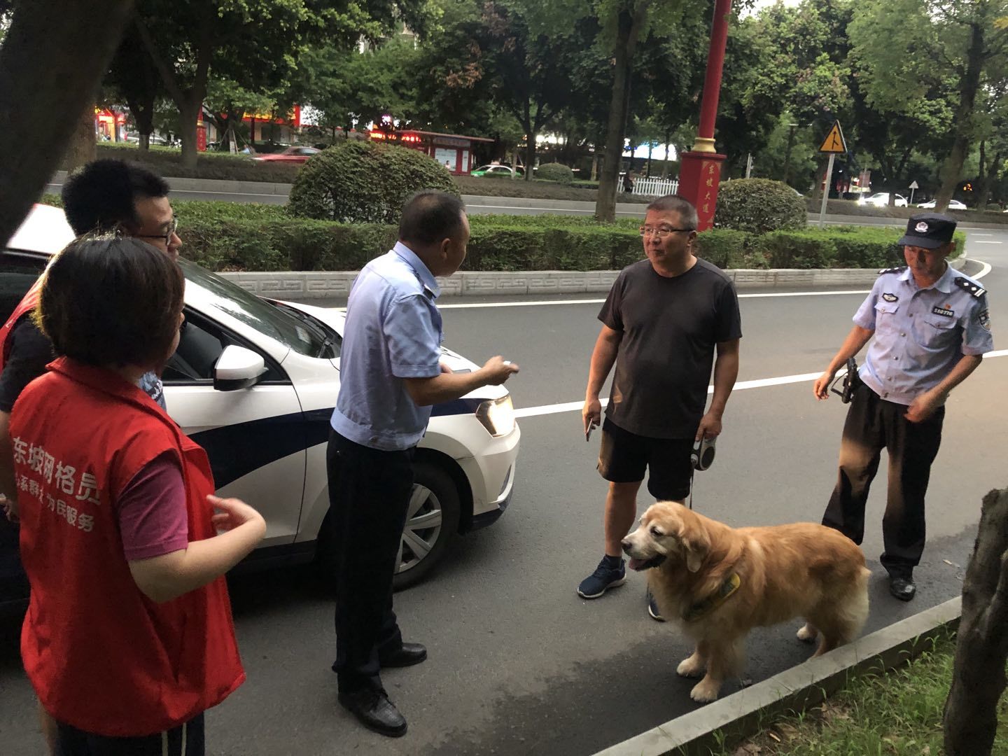 开展文明养犬宣传.jpg