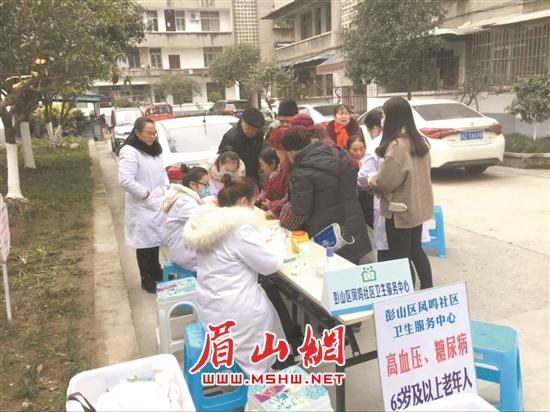 免费体检受老年人欢迎。.jpg