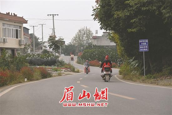“四好农村路”黄丰段。.jpg