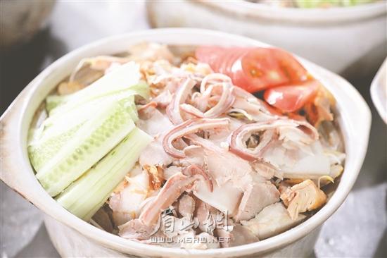 装好锅的漂汤食材。.jpg