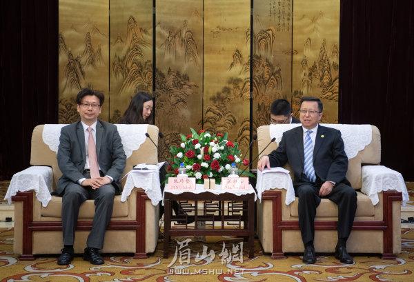 慕新海会见韩国驻成都总领事张蹄壑等外国嘉宾.jpg 慕新海会见韩国驻成都总领事张蹄壑等外国嘉宾.jpg
