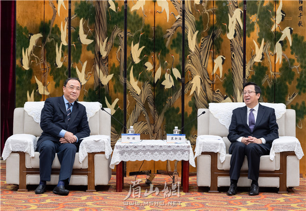 15日，慕新海会见出席第十二届中国泡菜食品国际博览会、第三届世界川菜大会的世界中餐业联合会常务副会长邢颖等国内嘉宾。.jpg