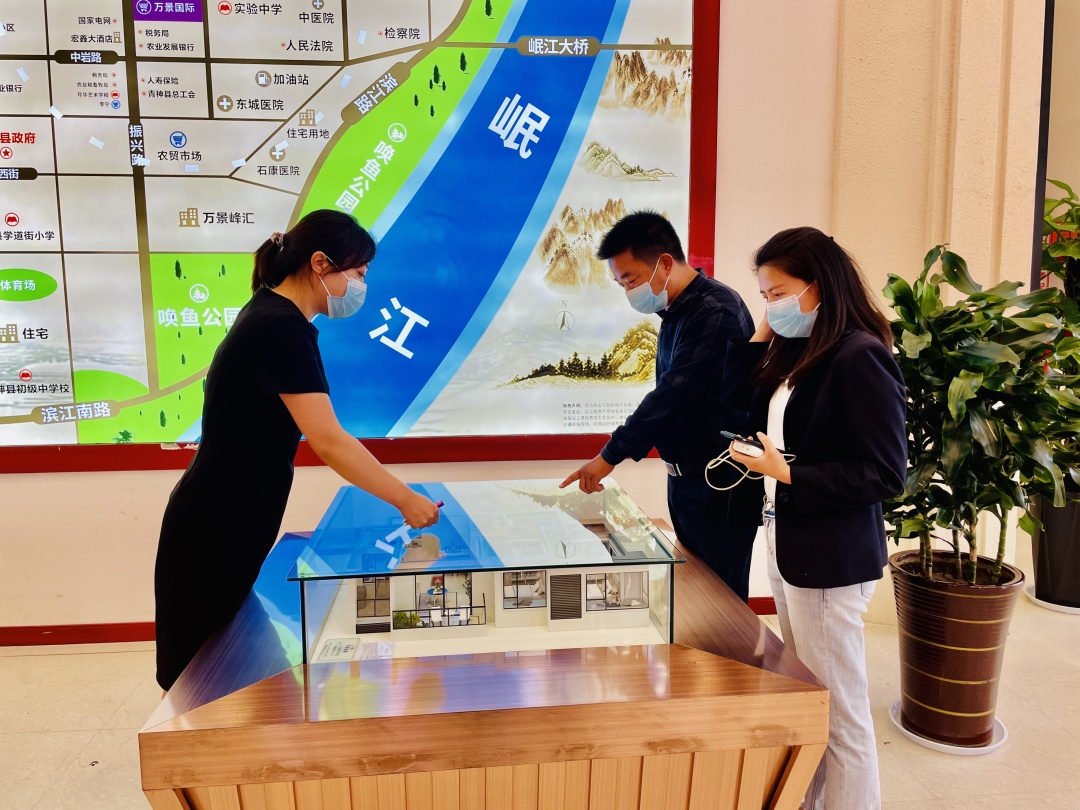 房地产销售现场.jpg