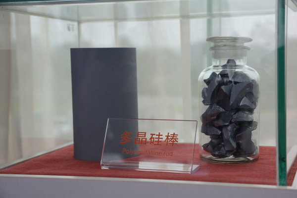 乐山“绿色硅谷”生产的硅棒成品，被广泛应用到光伏与电子信息技术项目中。