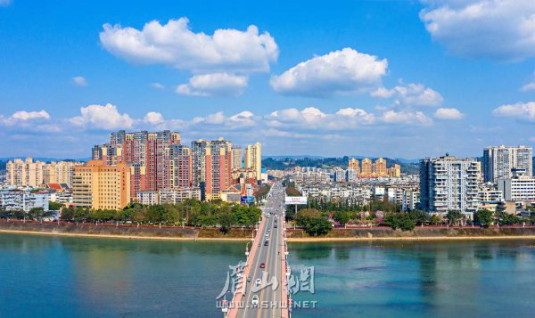 洪雅人口_2018年洪雅县国民经济和社会发展统计公报(3)
