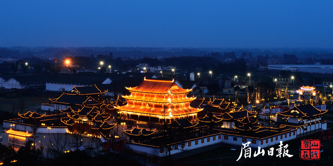 大雅堂夜景。杨槐 摄.