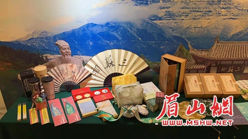 东坡文创产品亮相东坡联盟城市旅游商品展。_副本.jpg