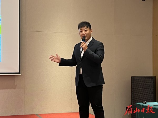 选手演讲。