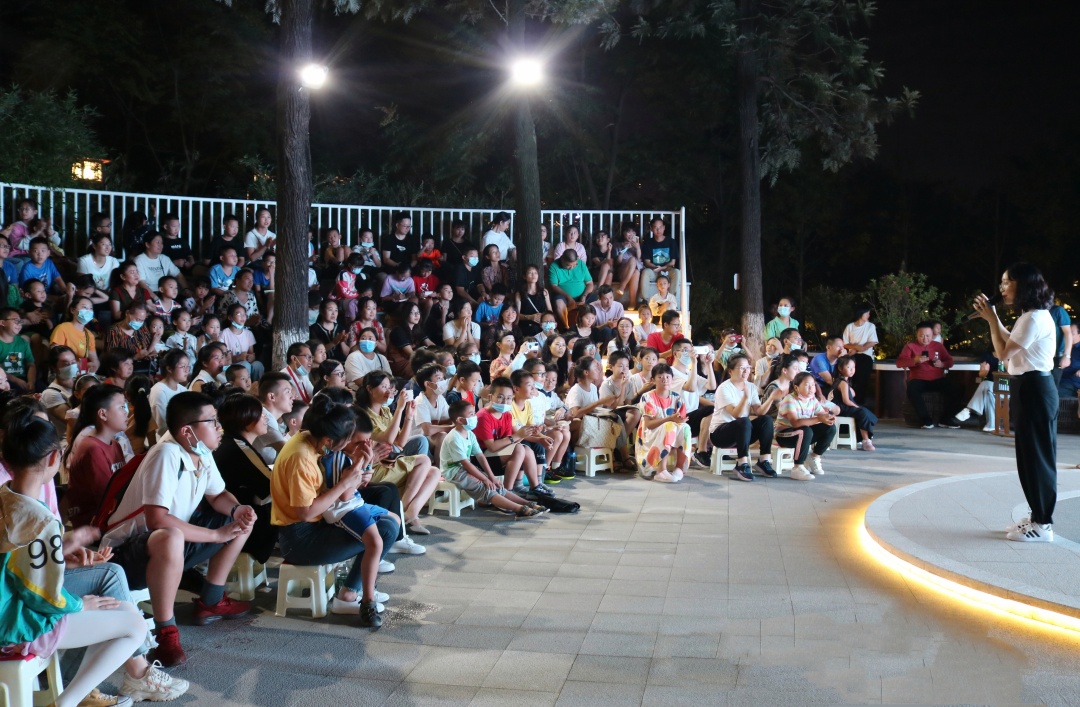 “传承东坡文化”骨干讲师团讲座吸引众多市民。 童波 摄.jpg
