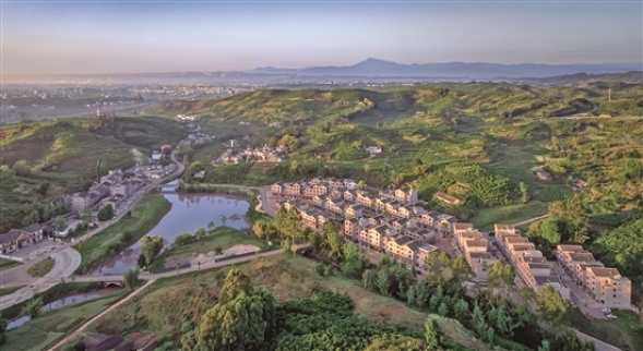 美丽新村。