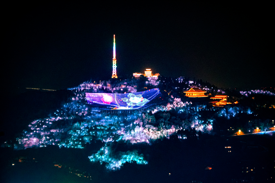 两山一河1.jpg
