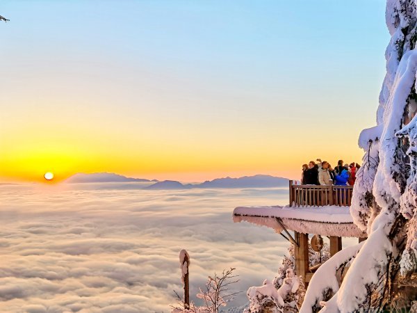 瓦屋山日出云海。
