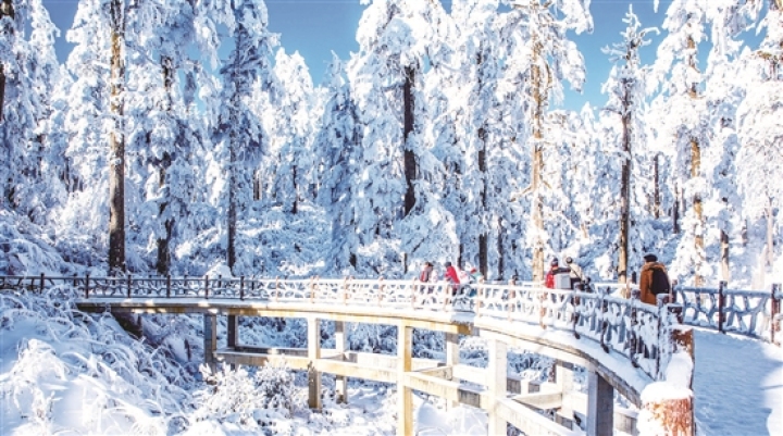 瓦屋山冰雪世界。（资料图片）