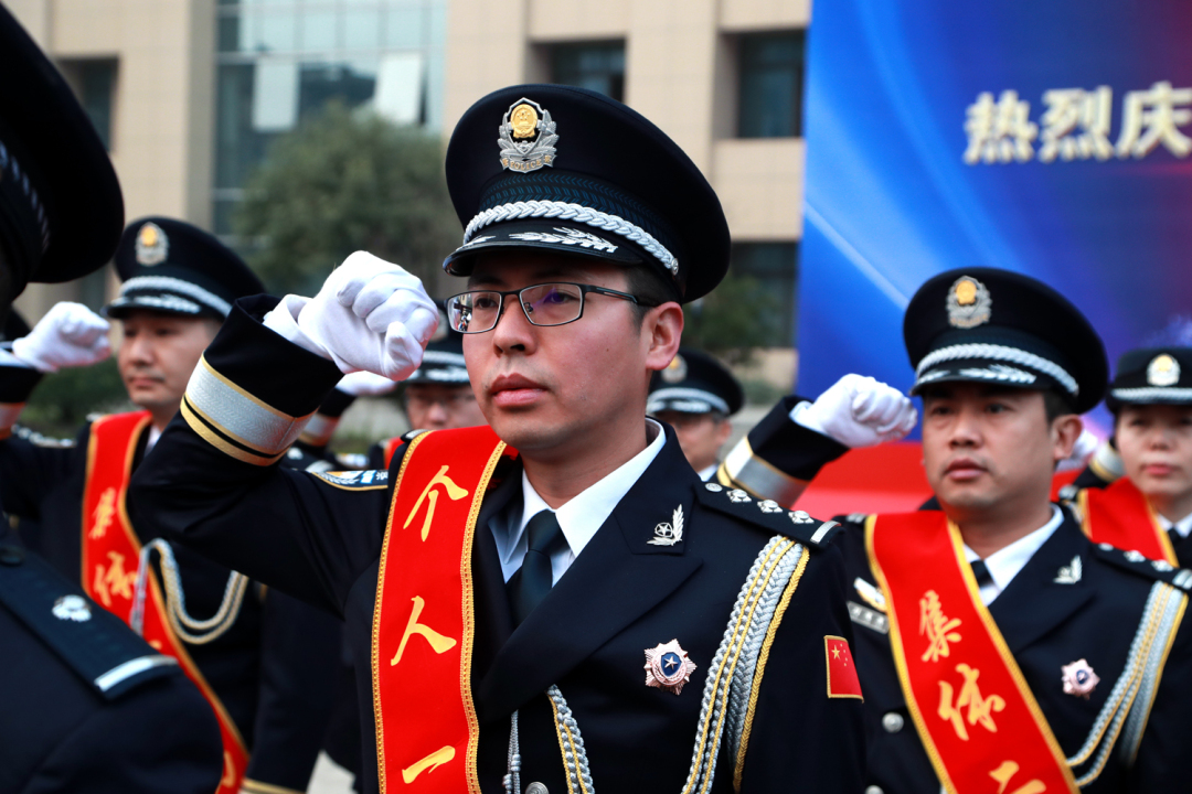 重温入警誓词。.jpeg
