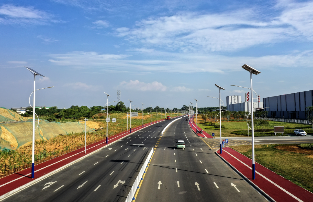 园区道路设施不断完善。