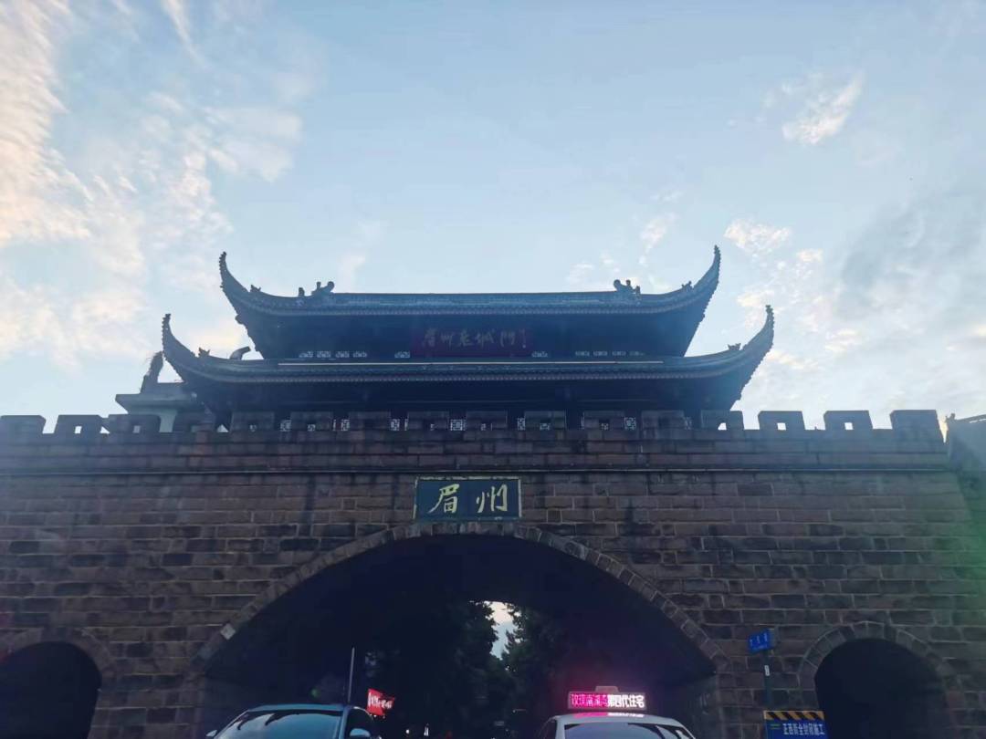 2023年10月杨熹 (眉州老城墙2).jpg