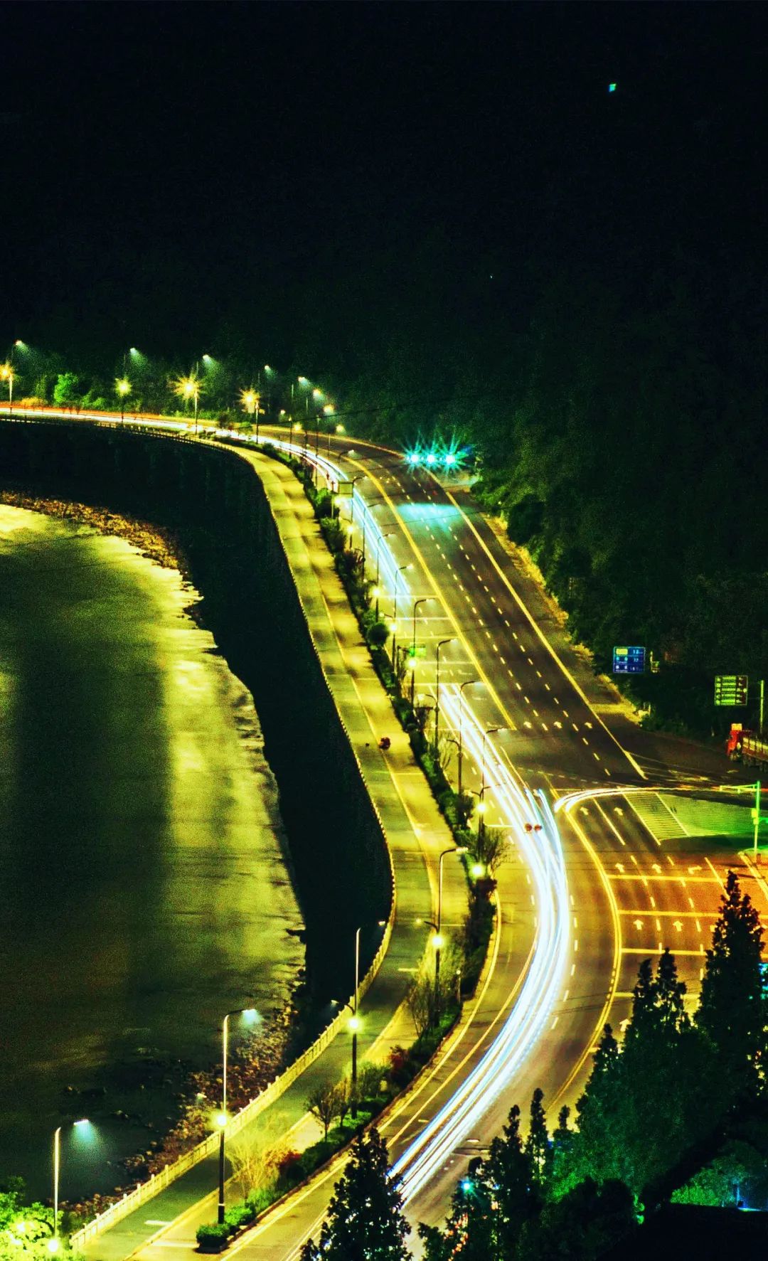 一环路建成沿线夜景