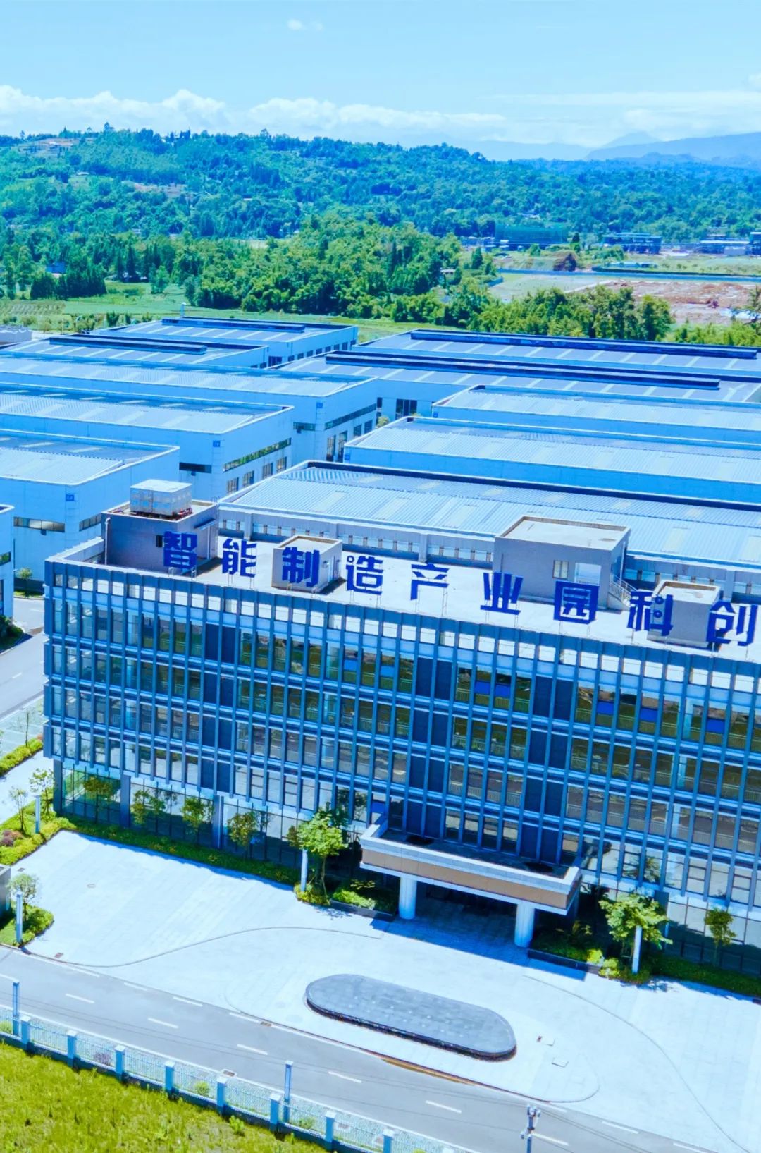 大数据应用的前沿阵地雅州新区智能制造产业园 杨宇龙摄
