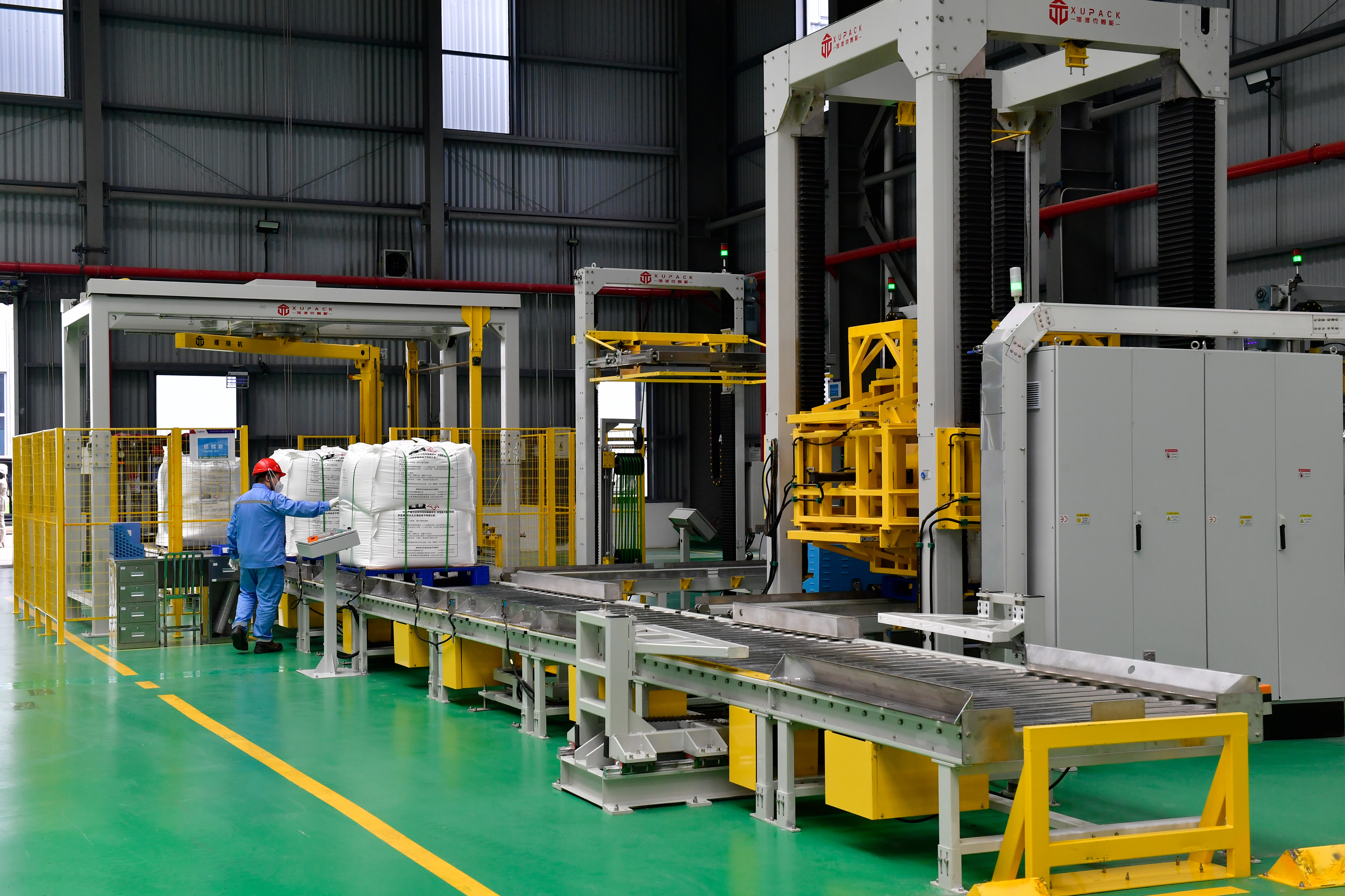 四川天华时代锂能有限公司生产车间。