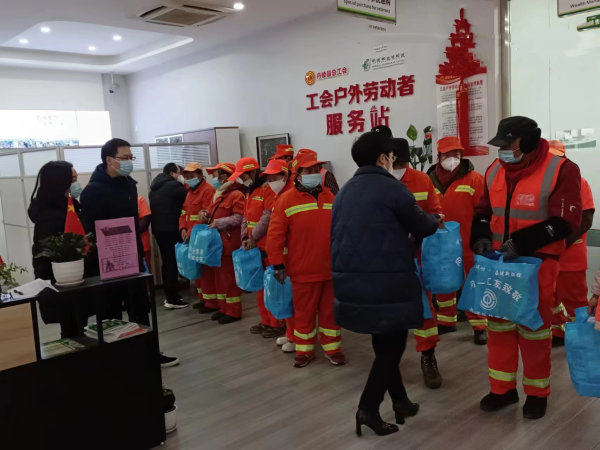  站点举办的公益培训活动深受欢迎。