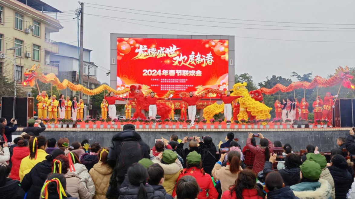 非遗走进乡镇“村晚”.png