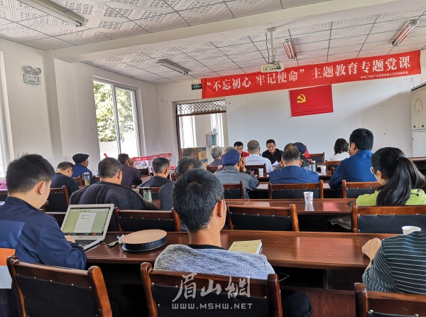 送党课下乡.jpg