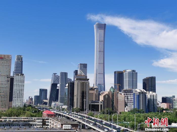 资料图。北京的蓝天白云。中新网记者 李金磊 摄