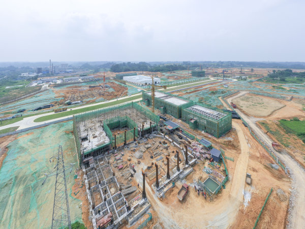 快速推进建设的斑布竹产业园项目。.jpg
