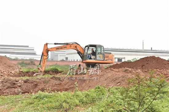 四川西拓钢结构铸钢件制造有限公司项目建设施工现场。.jpg