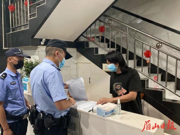  丹棱县构建“核心区域1分钟内、重点区域3分钟内、其他区域5分钟内到达现场”快反快处机制。