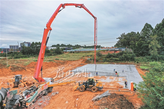 益州大道南延线项目建设忙。.jpg