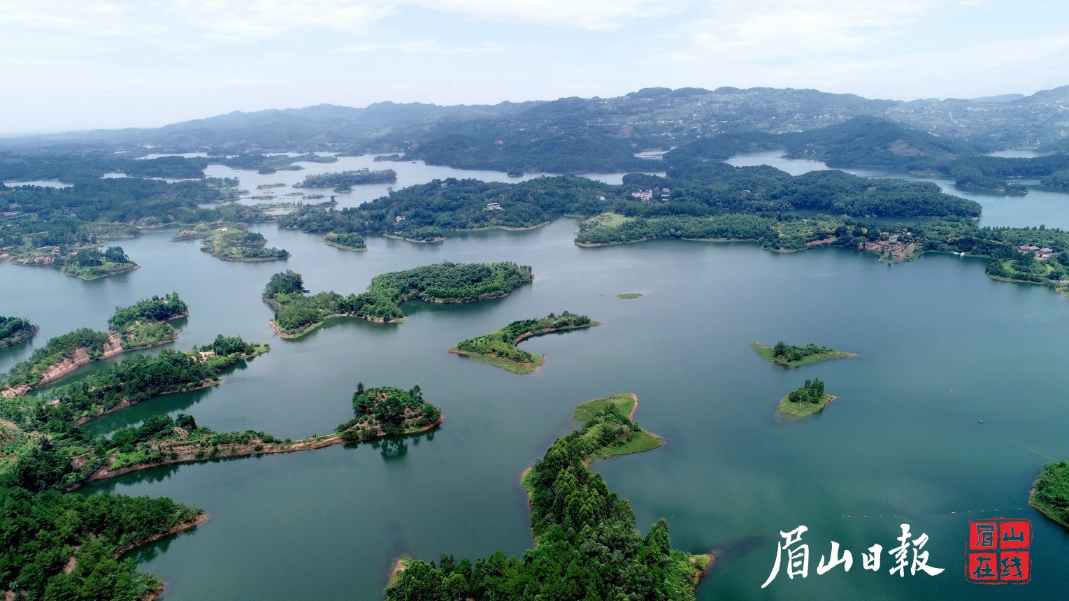 星罗棋布的“水上盆景”。眉山日报全媒体记者　姚永亮 摄