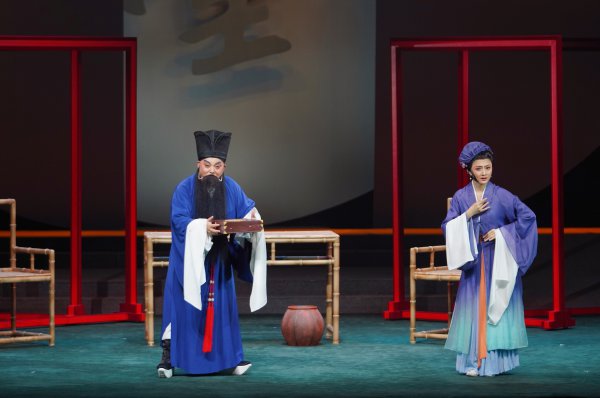  “东坡文化月”主题活动之一大型新编历史川剧《梦回东坡》在眉山市会议中心上演