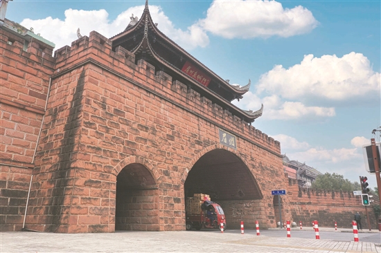 眉州古城墙历史文化街区。