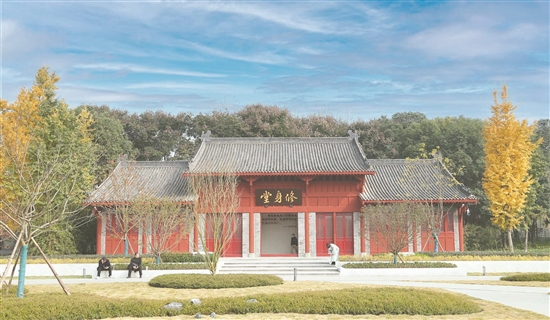 位于东坡城市湿地的修身堂。