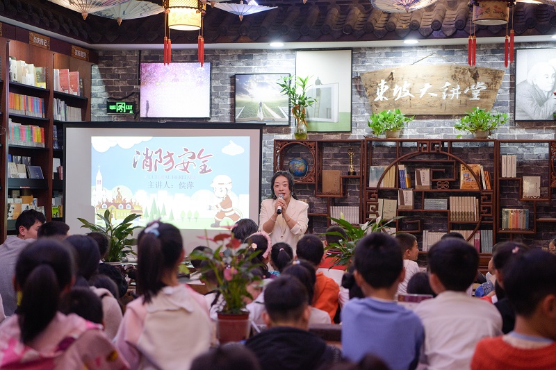  孩子们学知识强意识，筑牢安全防线。
